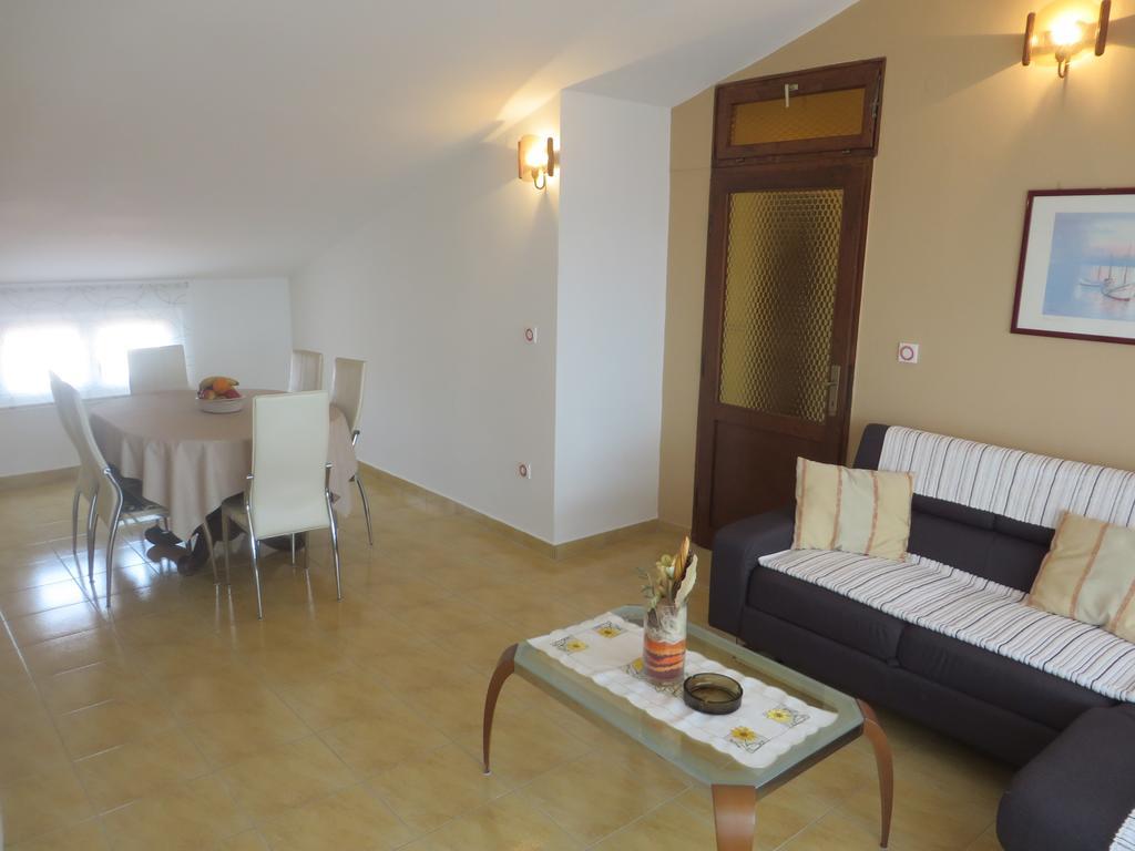 Apartments Gloria Biograd Na Moru Room photo